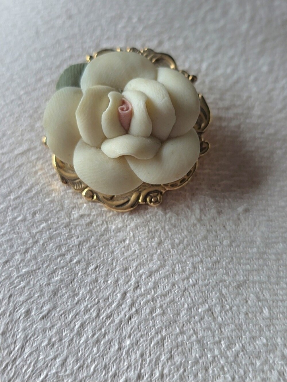 Vintage 1928 Jewelry Porcelain Rose Filigree Brooch Pin 1990s